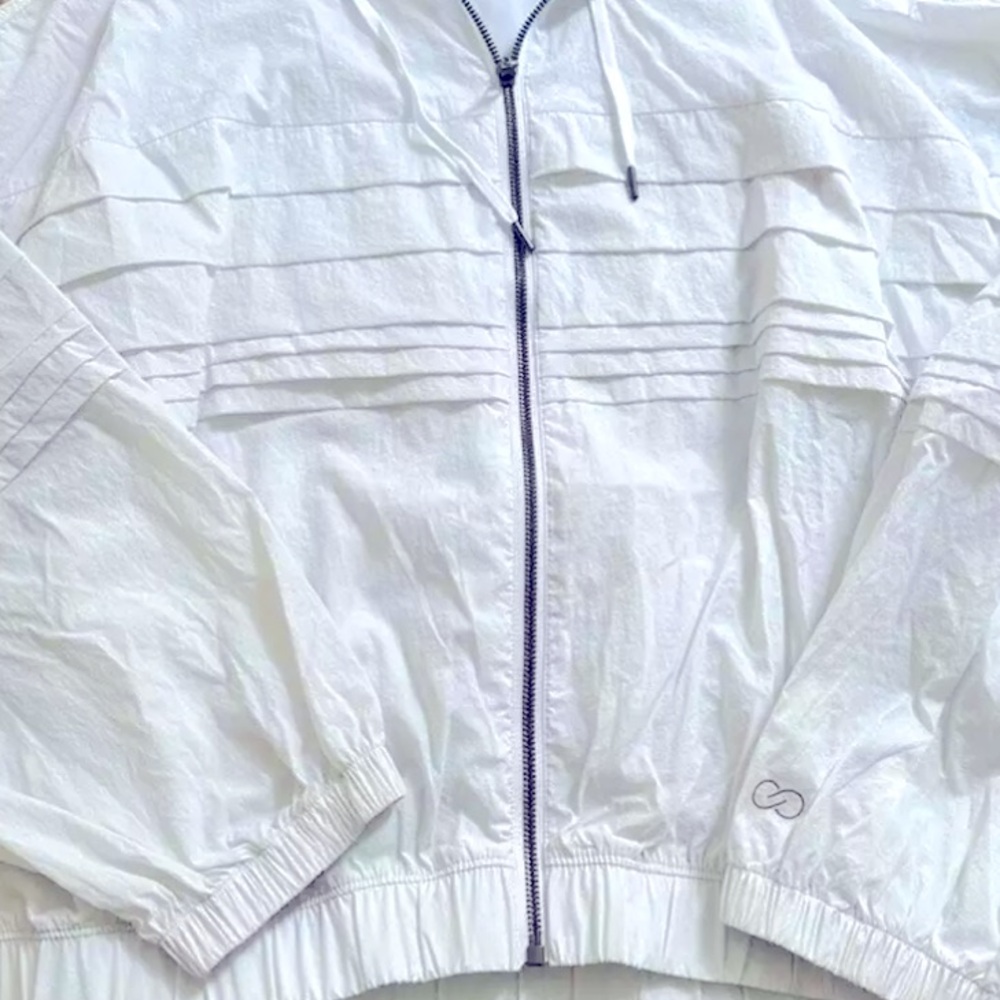 Calia by Carrie Underwood Crinkle-Pleated Windbreaker